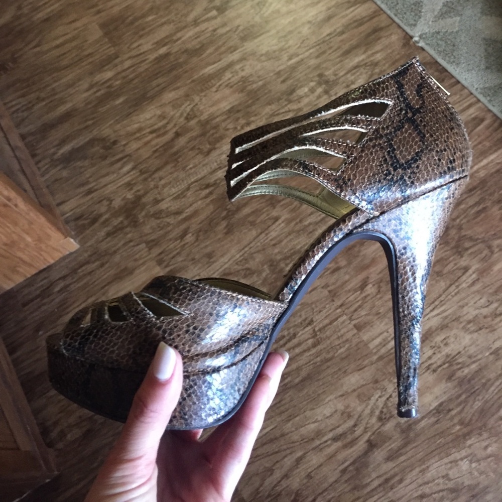 CHINESE LAUNDRY Brown Snakeskin Heels